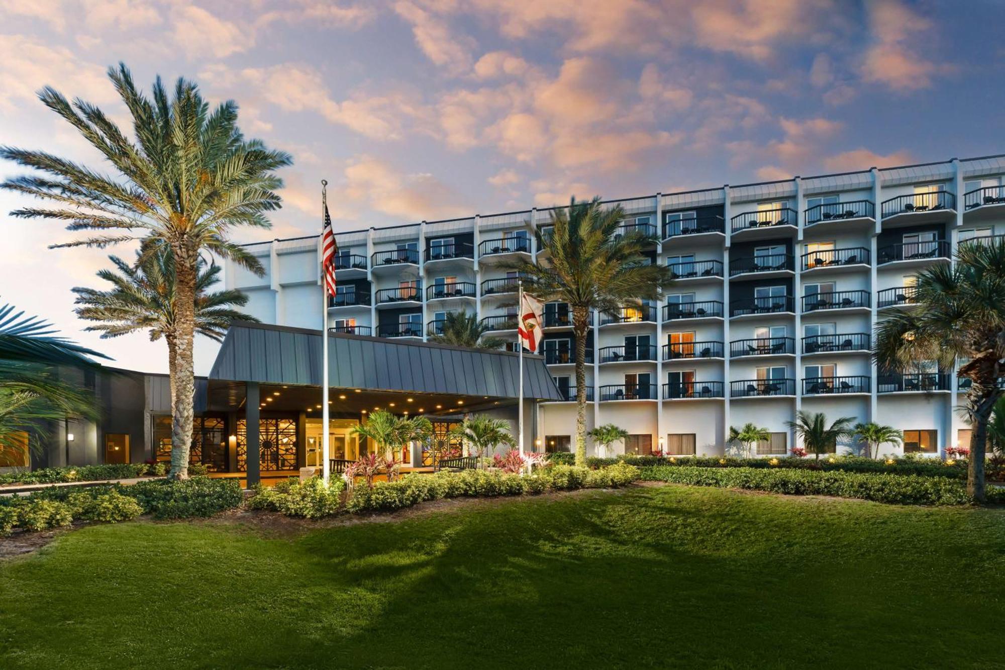Hilton Garden Inn Cocoa Beach-Oceanfront, Fl Экстерьер фото